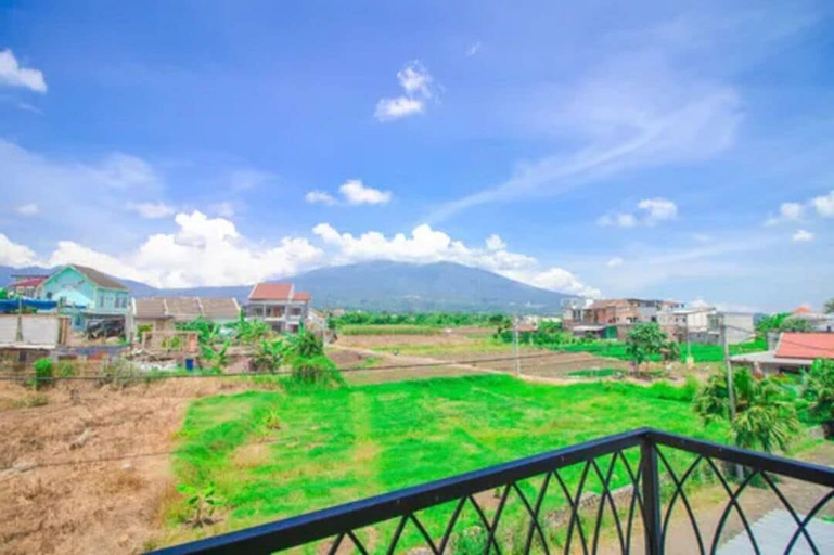 Property grounds, Cozzy Villa Azzalea, Malang