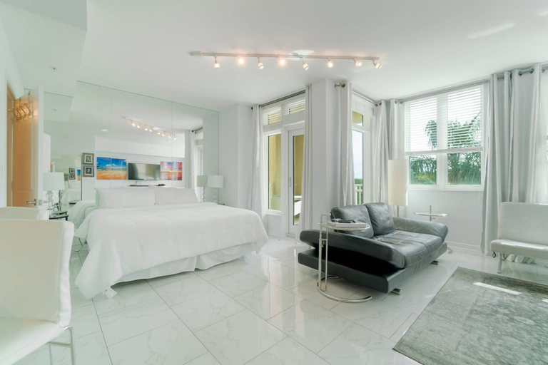 Exterior 2, 308s Beachy Blues Suite Studio, Pools, Jacuzzi, Beach, Shops, Palm Beach