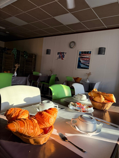 Others 5, Hotel le Bon Soleil, Vendée