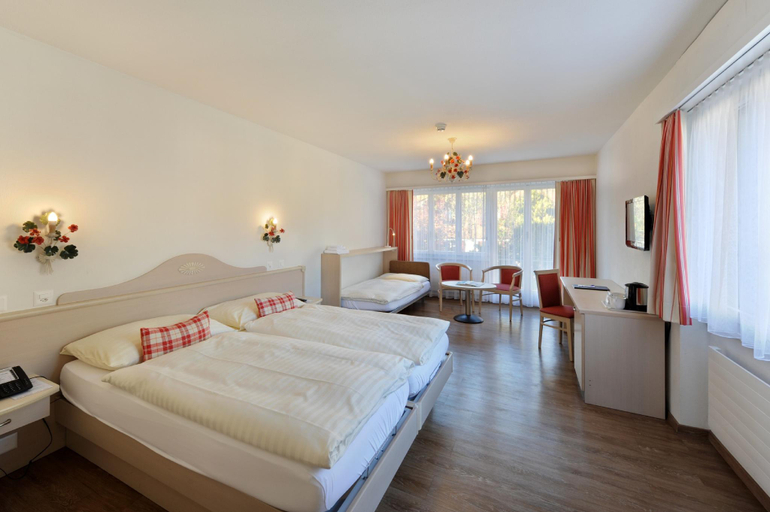 Bedroom 4, Beausite Garden Apartment & Budget Rooms, Interlaken