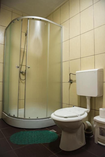 Bathroom, Vila Alex, Tasnad