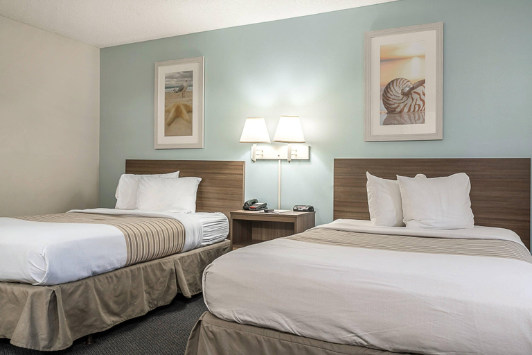 Bedroom 3, Suburban Studios of Wilmington, New Hanover