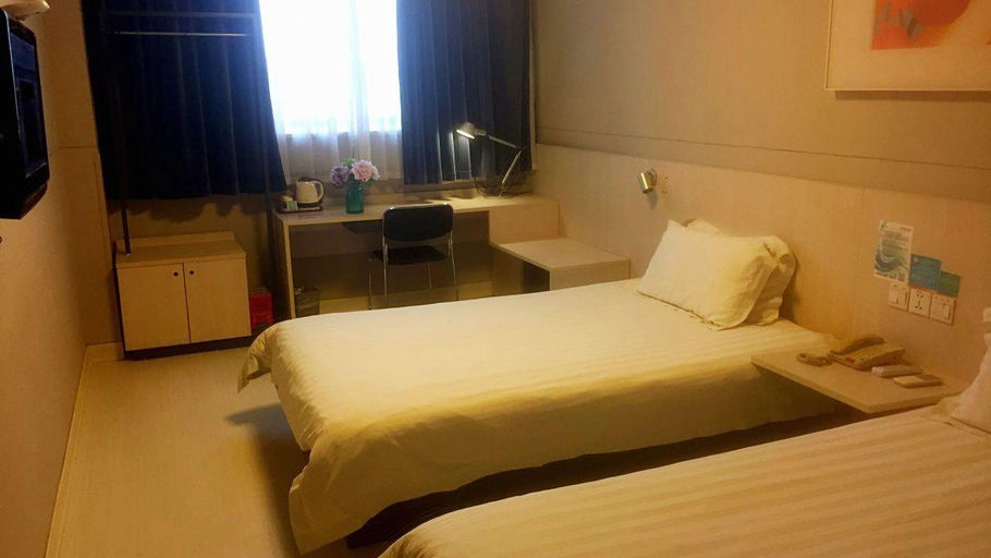 Bedroom 2, HanTing Hotel (Hai'an Renmin West Road), Nantong