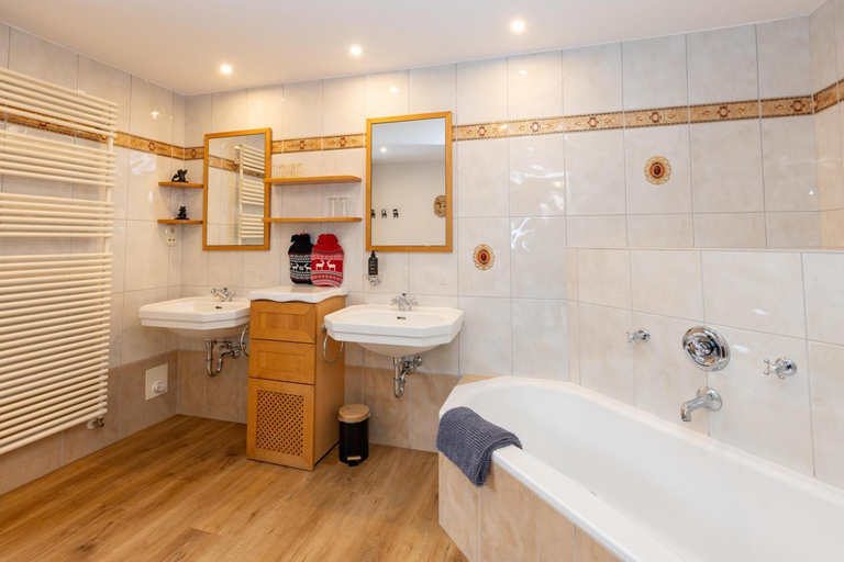 Bathroom 3, Alpensoul Apartments, Zell am See