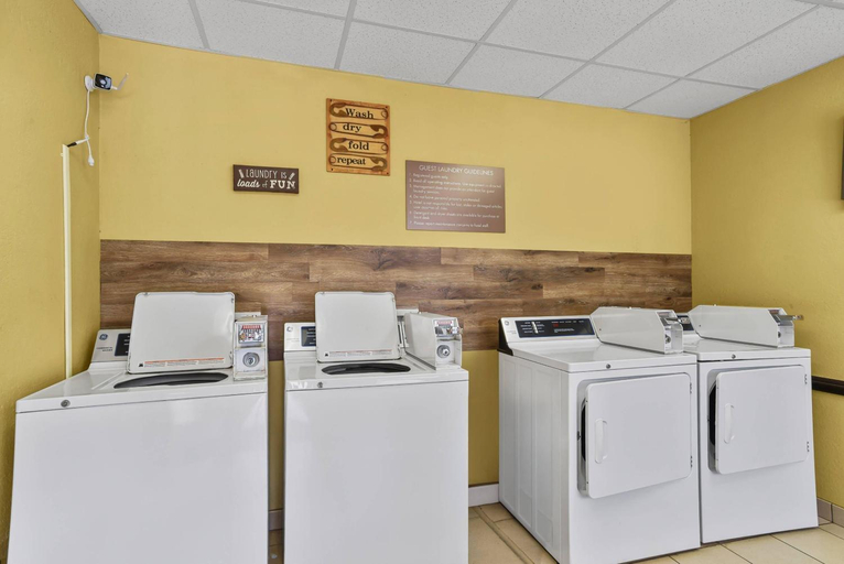 Bathroom, Quality Inn Jonesville I-77, Yadkin