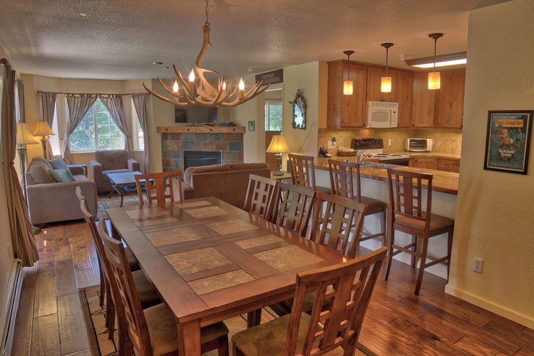Food & Drinks, Villas at Swan's Nest #701 (Condo) Apartment 2, Summit