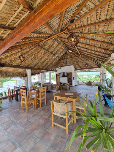 Food & Drinks 4, Sicaru, La Punta, Dist. Pochutla