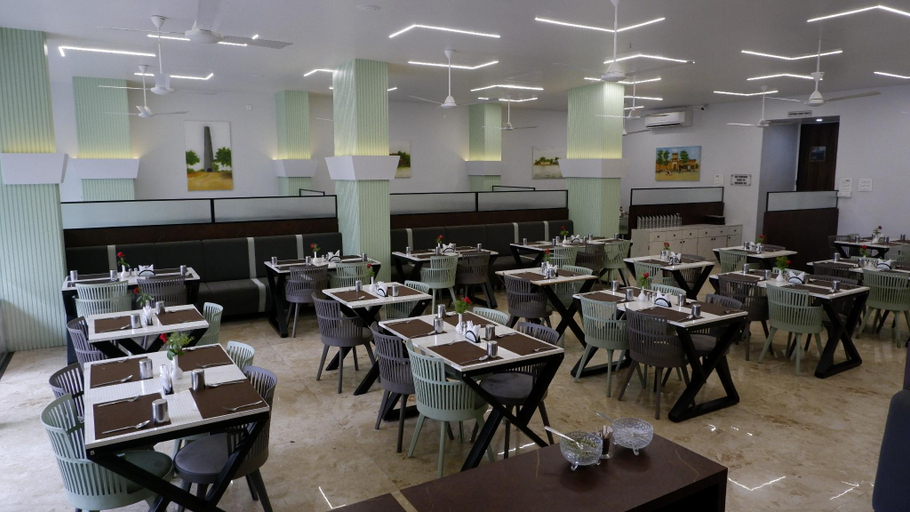 Food & Drinks 5, Ganga Regency , Solapur
