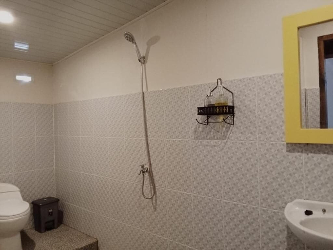 Bathroom 4, Galuh Hostel Lombok, Lombok