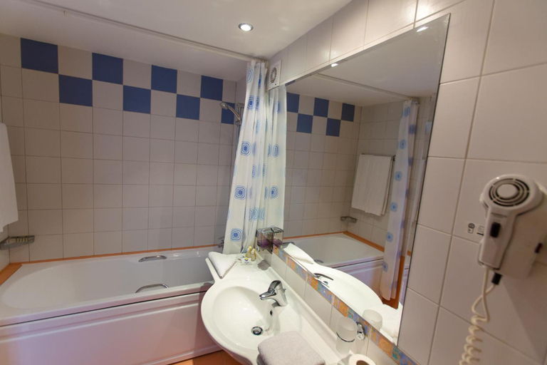 Bathroom 5, Koral, Varna
