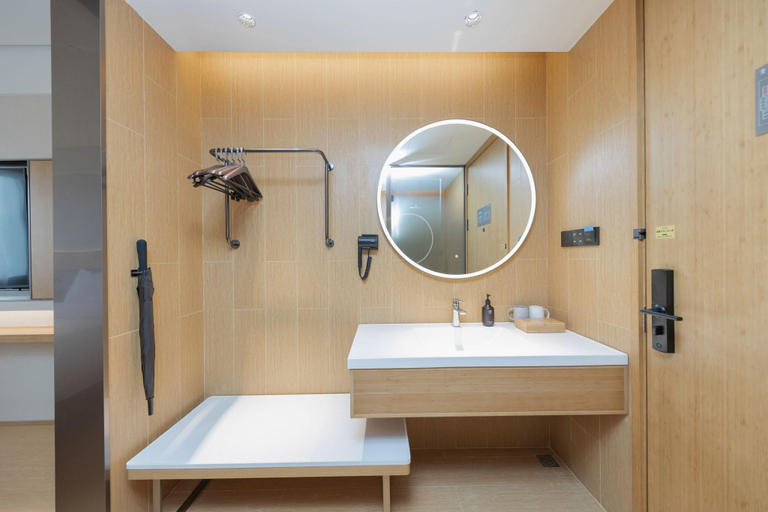 Bathroom 3, JI Hotel Wuhan Optics Valley Daxueyuan Road, Wuhan