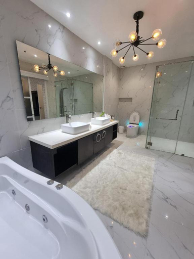 Bathroom 4, The Hotel Sophia, Cauayan City