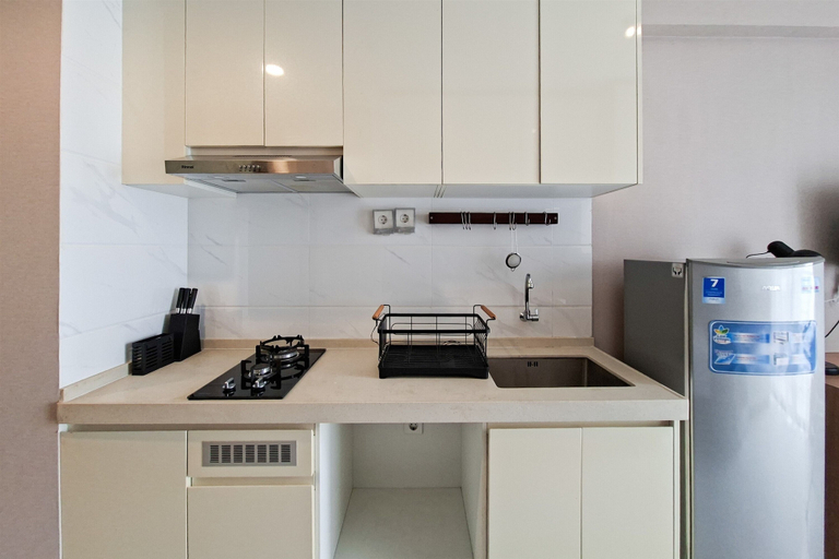 Private kitchen 2, Warm Haven Studio At Apartment Sky House Bsd, South Tangerang
