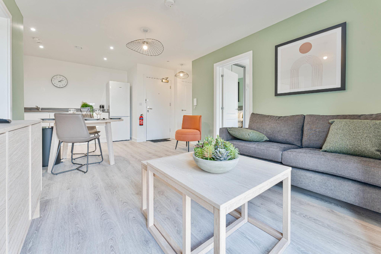 Others 5, Stay Zeni, Hardwick House Derby Lovely 2 Bed Flat, Derby