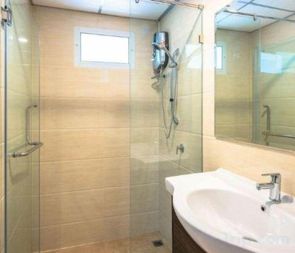 Bathroom 5, Sound at sleep Hotel, Din Dang