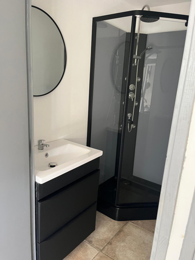 Bathroom, Les maisonnettes de bonneval, Ardèche