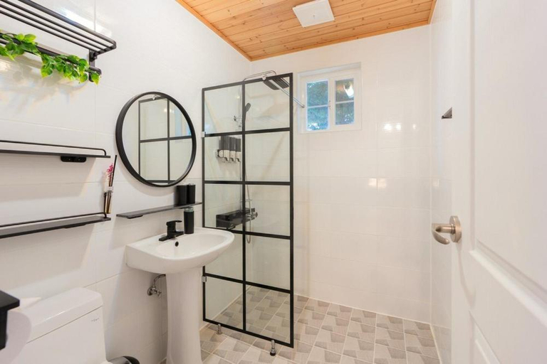 Bathroom 3, The Forest Aewol, Jeju