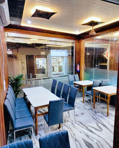 Dining, OnlyStay Vinayak Plaza Nr Sankat Mochan, Varanasi
