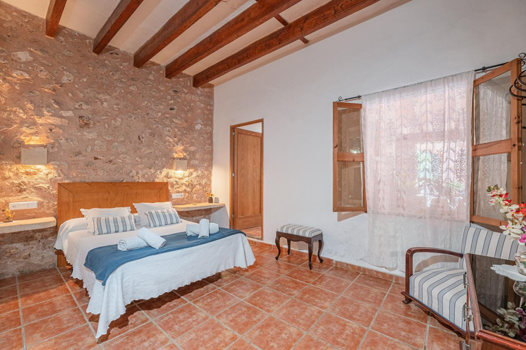Others 4, Finca can Miquel des Revellar, Baleares
