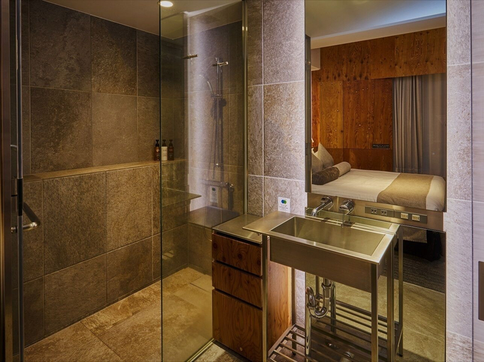 Bathroom 5, ONE@Tokyo by insomnia, Sumida
