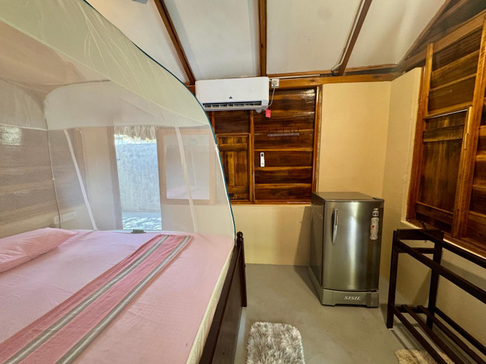 Bedroom, The Tasty Tuna Cabana, Pothuvil
