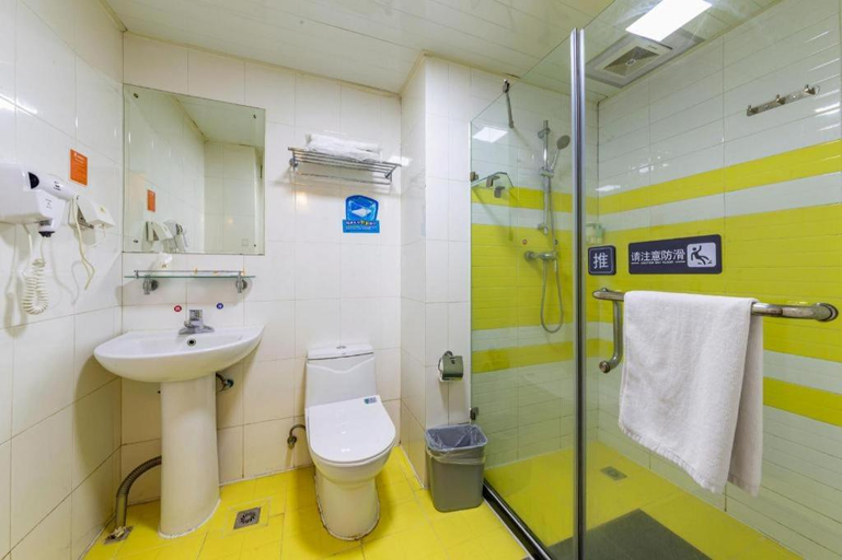 Bathroom 4, 7 Days Inn Foshan Qiandeng Lake, Foshan