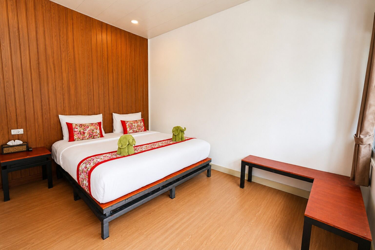 Bedroom 3, Phi Phi Long Beach Resort & Villa, Mueang Krabi
