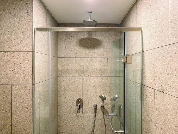 Bathroom 2, Bright And Spacious Studio Apartment At Antasari Place, Jakarta Selatan