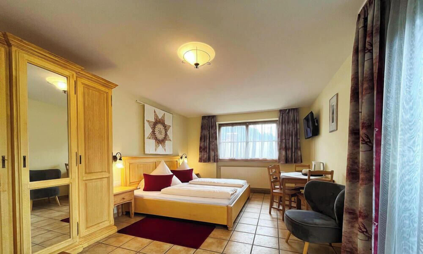 Bedroom 4, Landhotel Guglhupf, Ostallgäu