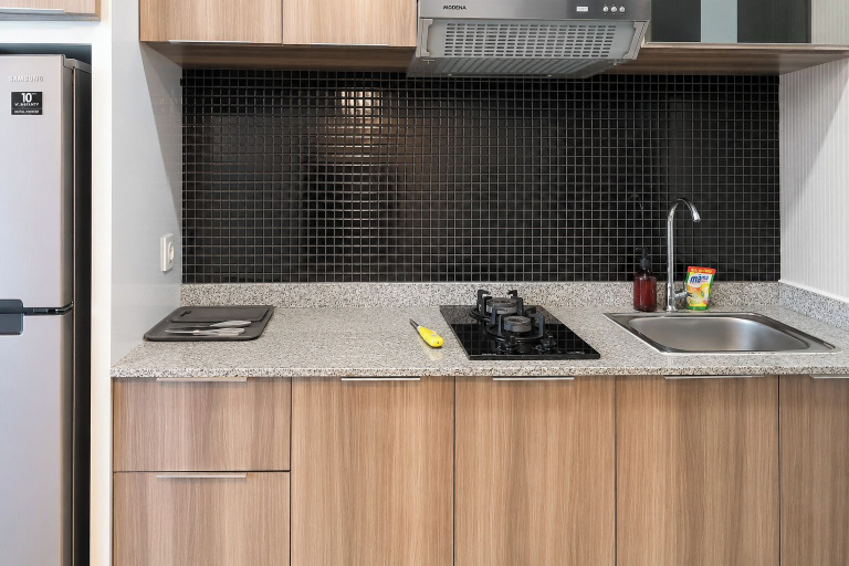 Private kitchen 2, Stylish Comfort Studio At Apartment Tamansari Skylounge Balikpapan, Balikpapan