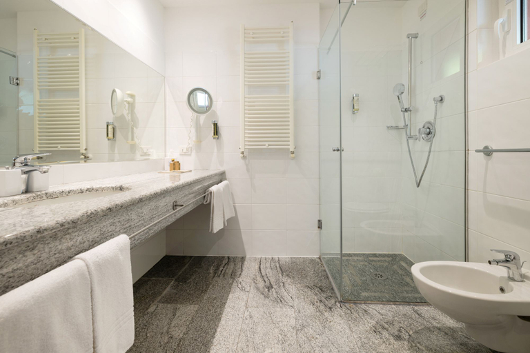 Bathroom 5, Parco San Marco Lifestyle Beach Resort, Como