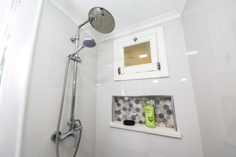 Bathroom 2, Villa Beach, Nazaré