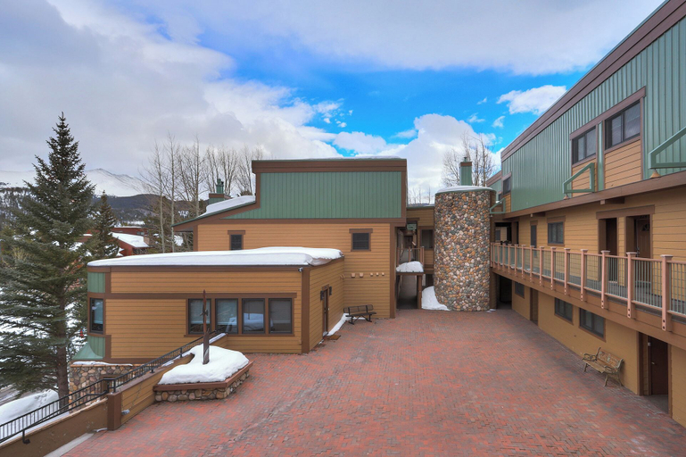 Exterior & Views 2, Sundowner II 203, Summit
