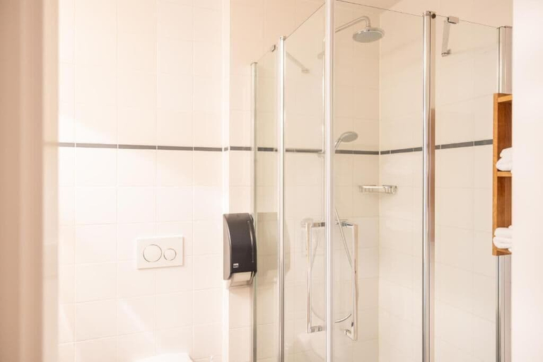 Bathroom, Strandhotel Buren aan Zee, Ameland