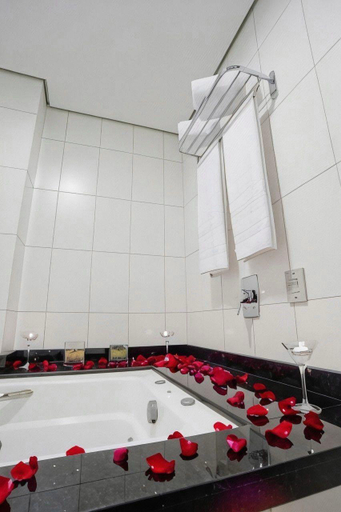 Bathroom 4, Firenze Business Hotel, Palhoça