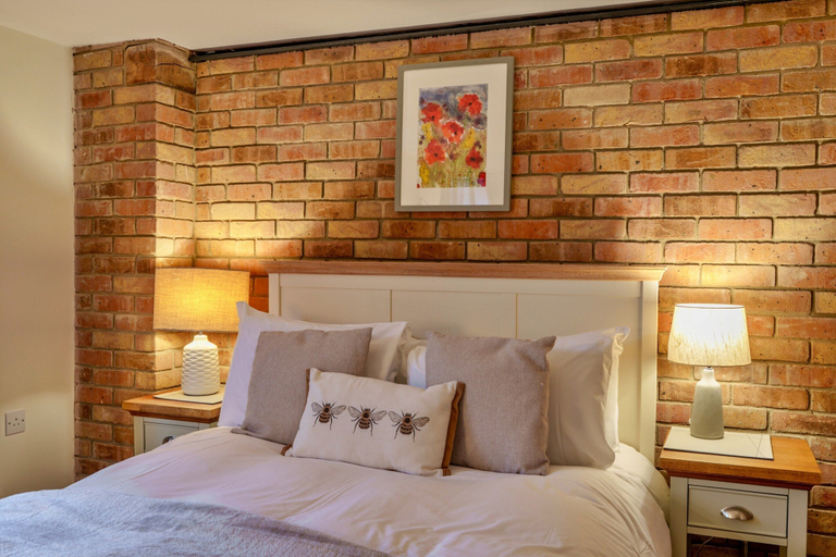 Room 4, Stylish Barn Retreat for 8, Dorset