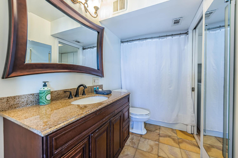 Bathroom 3, Beachfront! Indian Rocks Beach Condo w/ Balcony, Pinellas