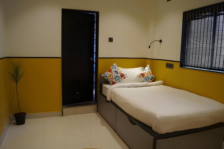 Bedroom 3, COLIWO UN (COLIVE AND COWORK), Pune