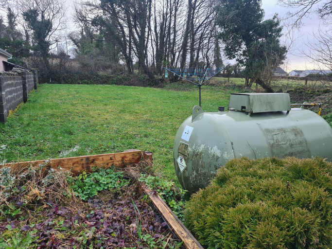 Property grounds 2, Rural County Sligo Studio, Sleeps 2 With Parking
