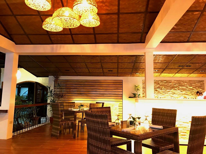 Food & Drinks