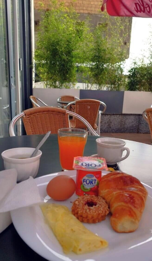 Breakfast meal, Raya 2 Tichy plage, Tichy