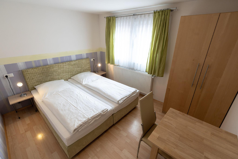 Bedroom 2, Hotel Gasthof Rossle, Ravensburg