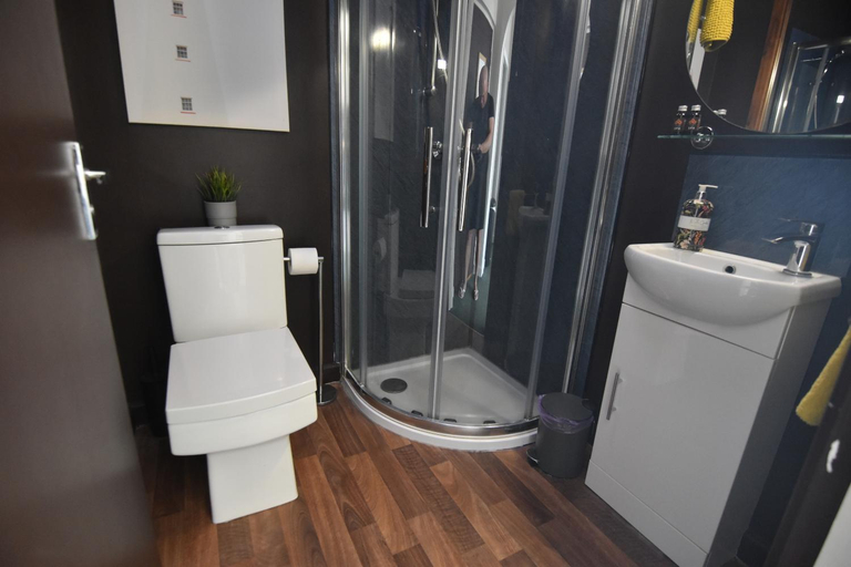 Bathroom, Westpoint Apartments, Dorset