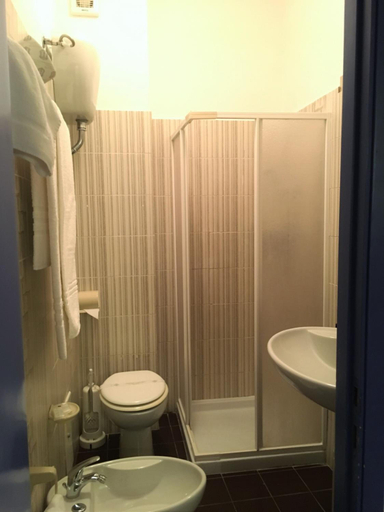 Bathroom 4, Hotel Don Pedro, Carbonia-Iglesias