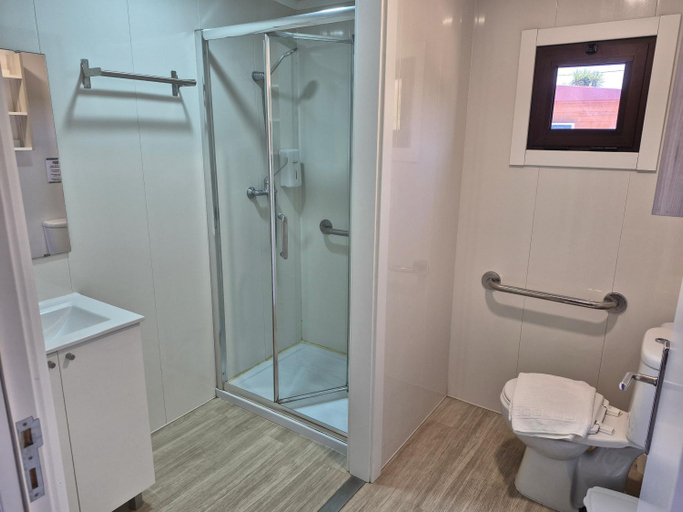 Bathroom, Sao Torpes by Campigir, Sines
