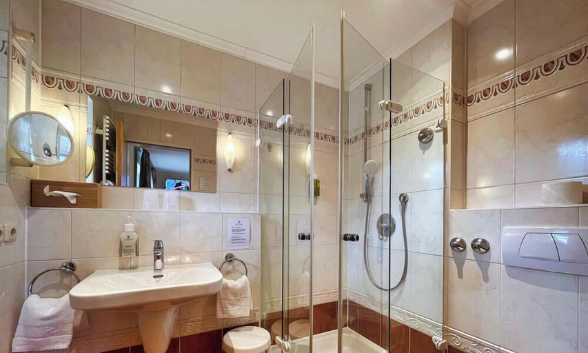 Bathroom 5, Landhotel Guglhupf, Ostallgäu