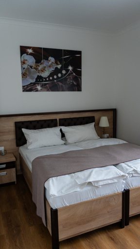 Bedroom 2, Hotel National, Nordsachsen