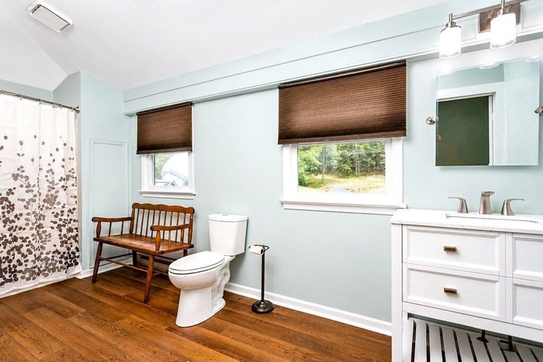 Bathroom 5, The Buckhorn - Lodging & Event Venue, Augusta