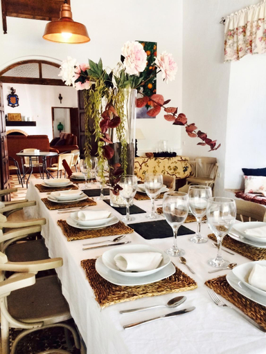 Food & Drinks 2, Luxurious Villa in Cordoba + Pool, Córdoba