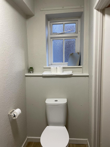 Bathroom 4, The Old Bell Inn, Wiltshire